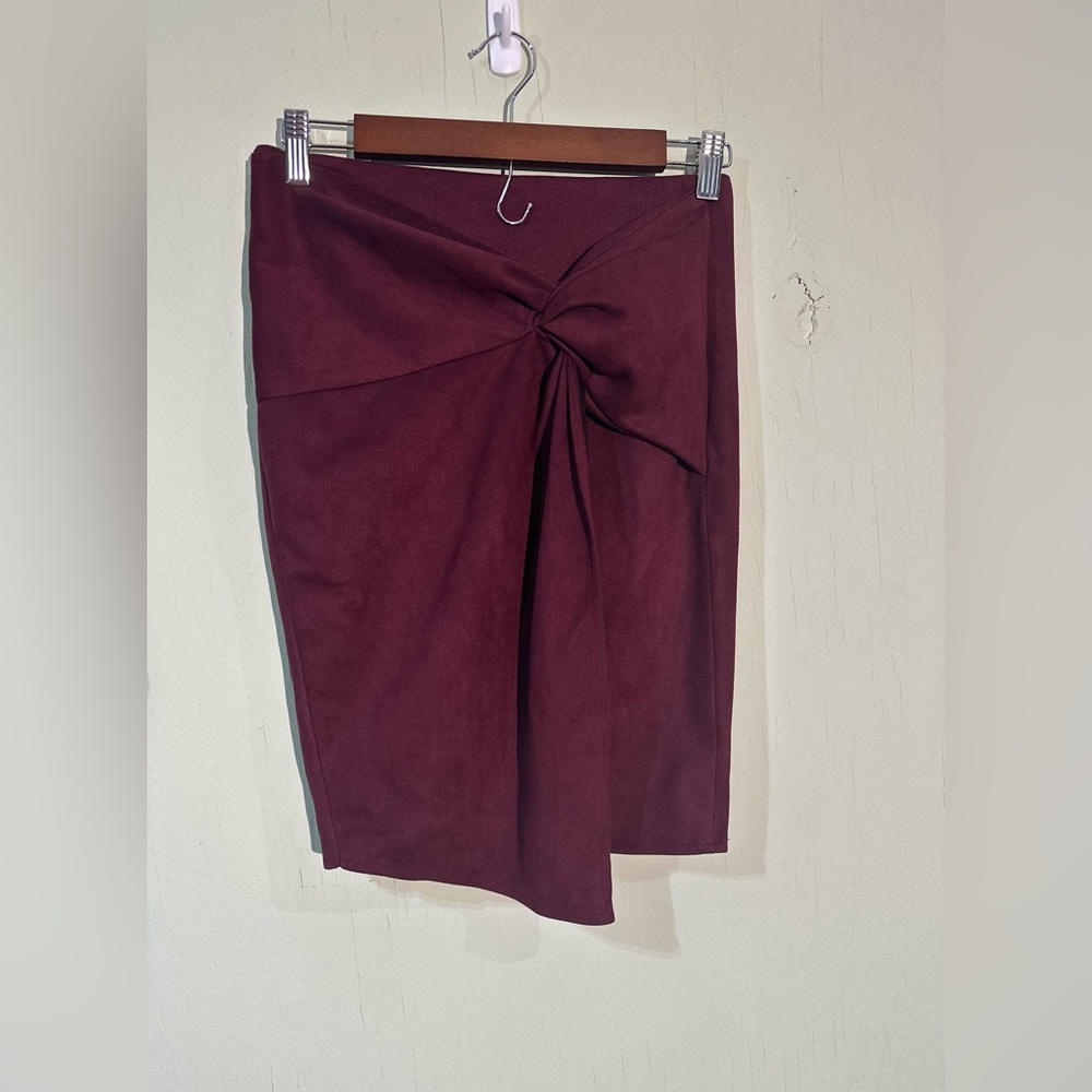 Fashion nova maroon knot front bodycon skirt size small